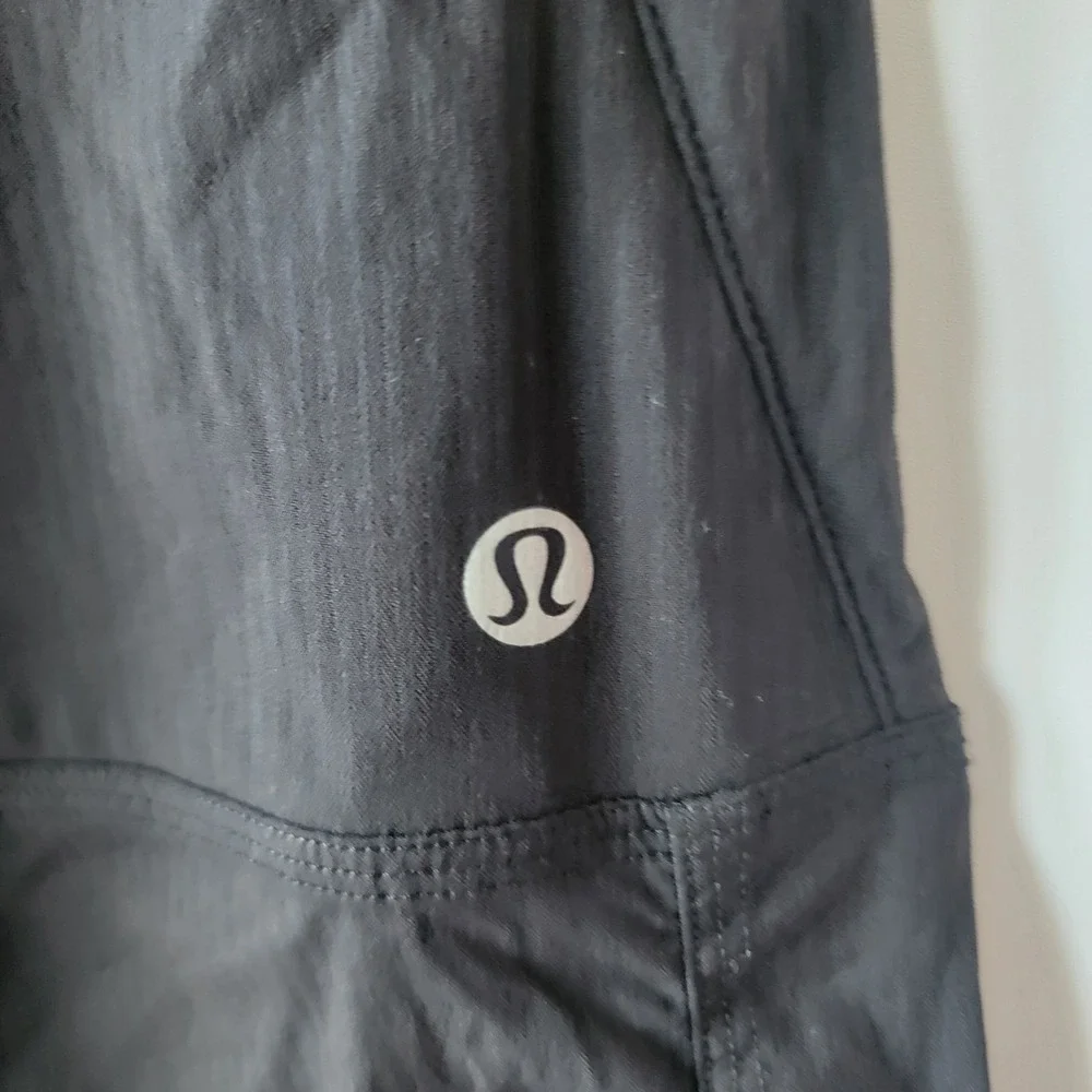 lululemon athletica approximate measurement